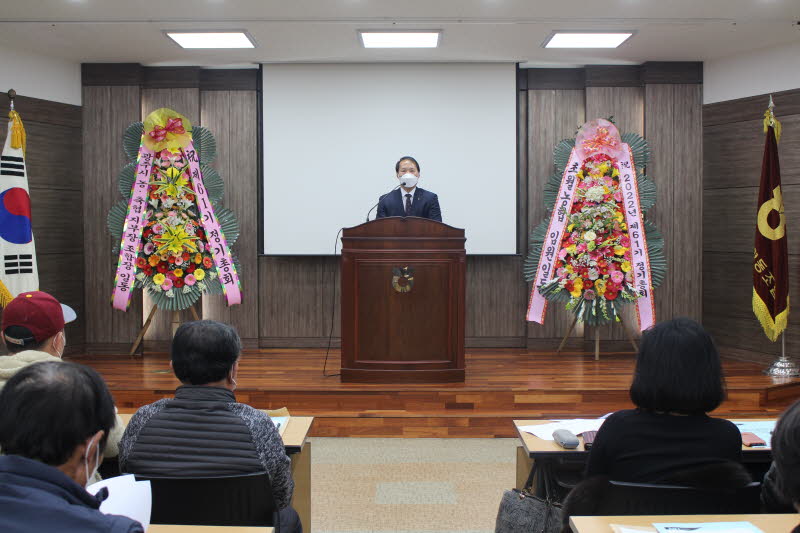 (22. 1. 27)제61기 정기총회 인사하고 계시는 문태철 조합장.JPG